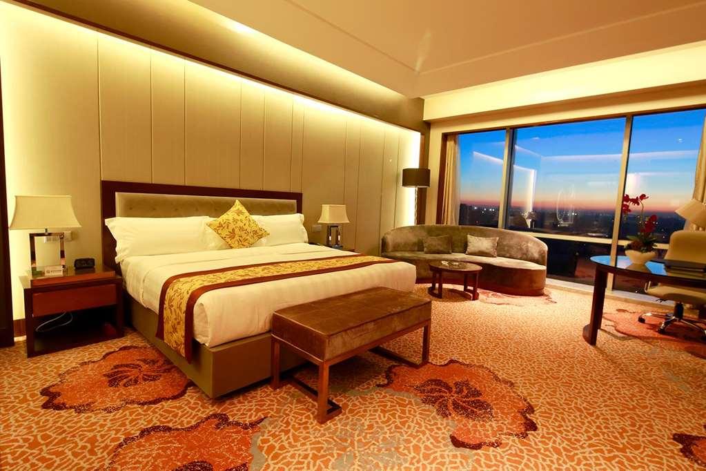 The Longemont Shenyang Hotel Room photo